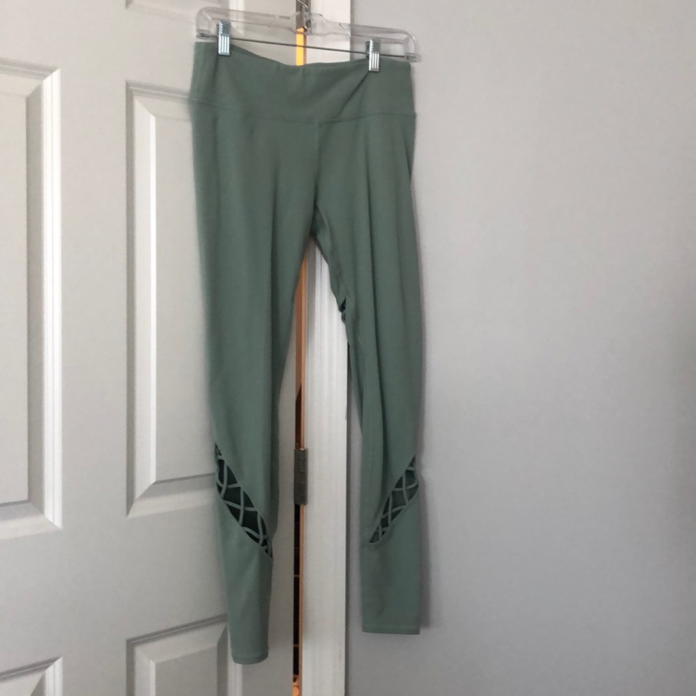 Green alo yoga pants